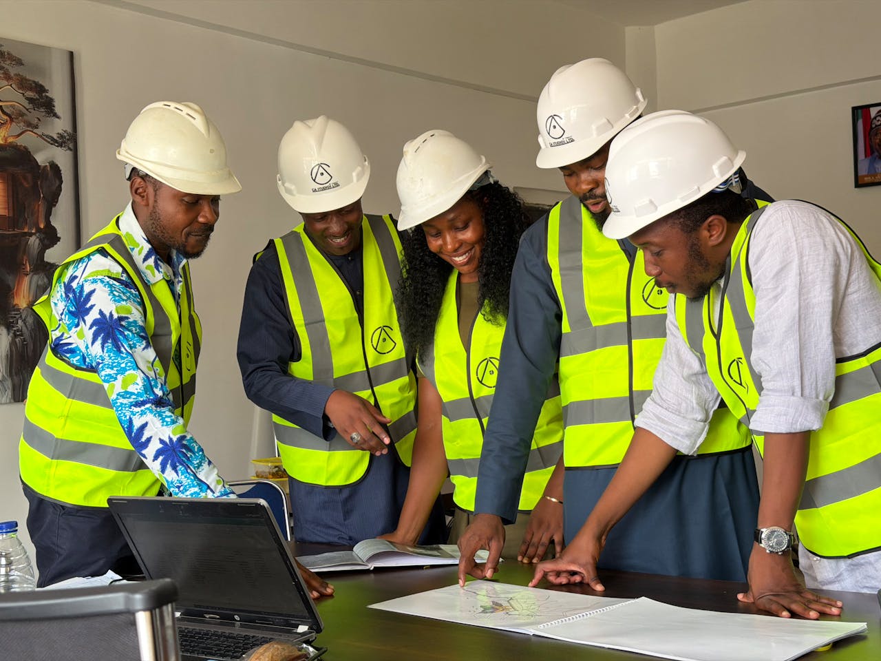 How do you manage a field service team?